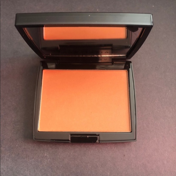 2/25$ Anastasia Beverly Hills Bronzer - Picture 3 of 3